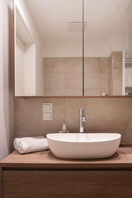Neu Und Hell In Zentraler Ruhelage Mit Parkplatz Apartment Wien Ngoại thất bức ảnh